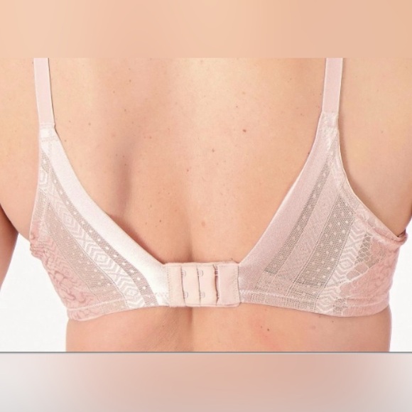 Breezies~Jacquard Back Smoothing Underwire Bra~Size 46D - Picture 2 of 5